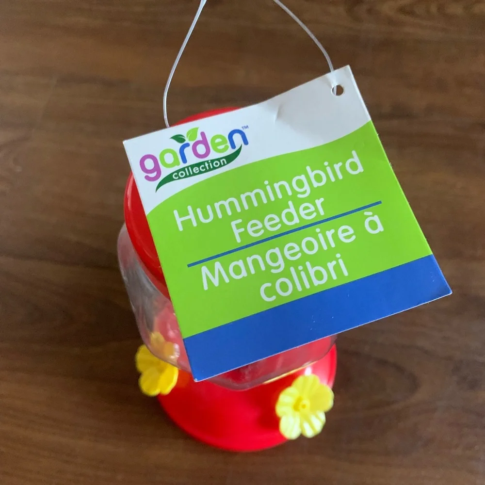 NWT Garden Collection Plastic Hanging Hummingbird Feeder 6.75